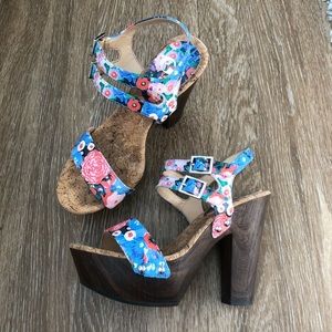 Floral Gianni Bini heels